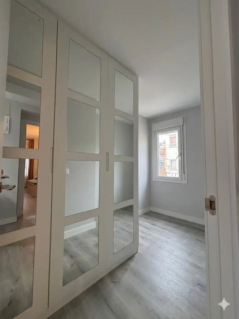 Schlafzimmer von Wohnung zur Miete in Madrid mit Klimaanlage und Heizung