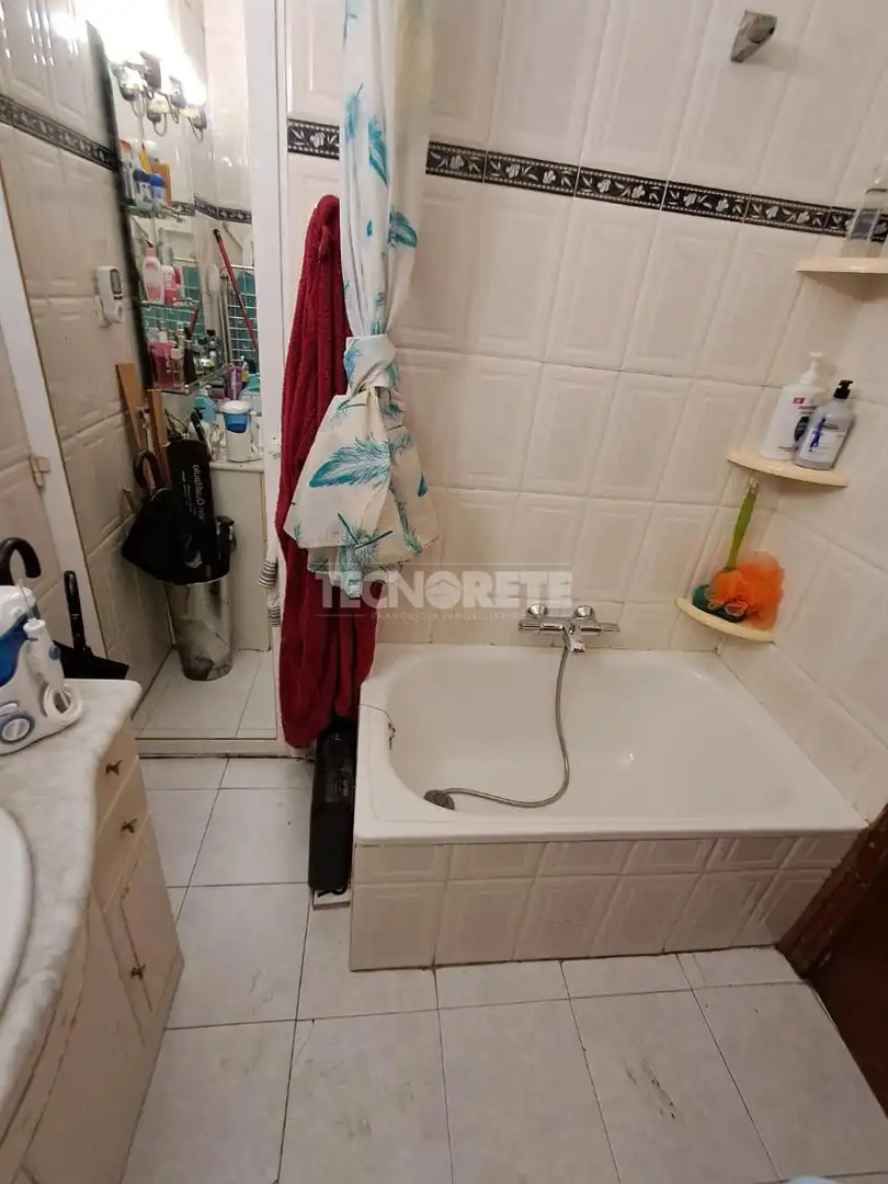 Bany de Pis en venda en Madrid amb Aire condicionat i Balcó