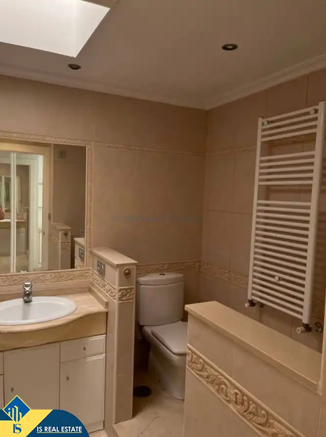 Baño de Casa adosada en venta en Guardamar del Segura con Aire acondicionado, Calefacción y Jardín privado