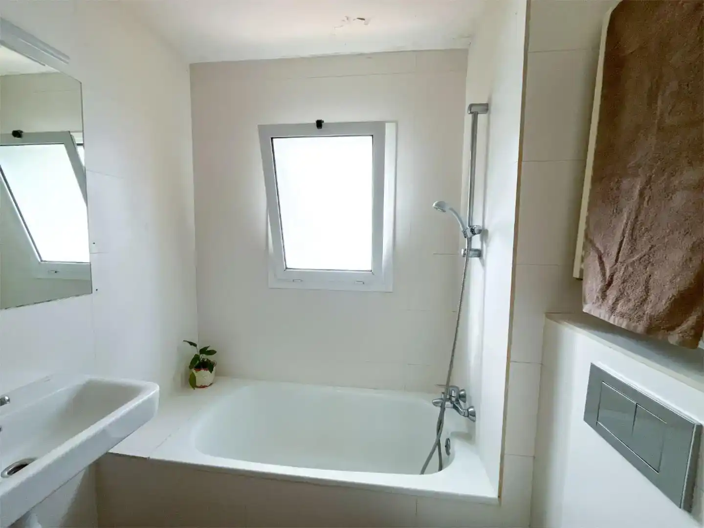 Badezimmer von Wohnung zum Verkauf in  Barcelona Capital mit Klimaanlage und Balkon