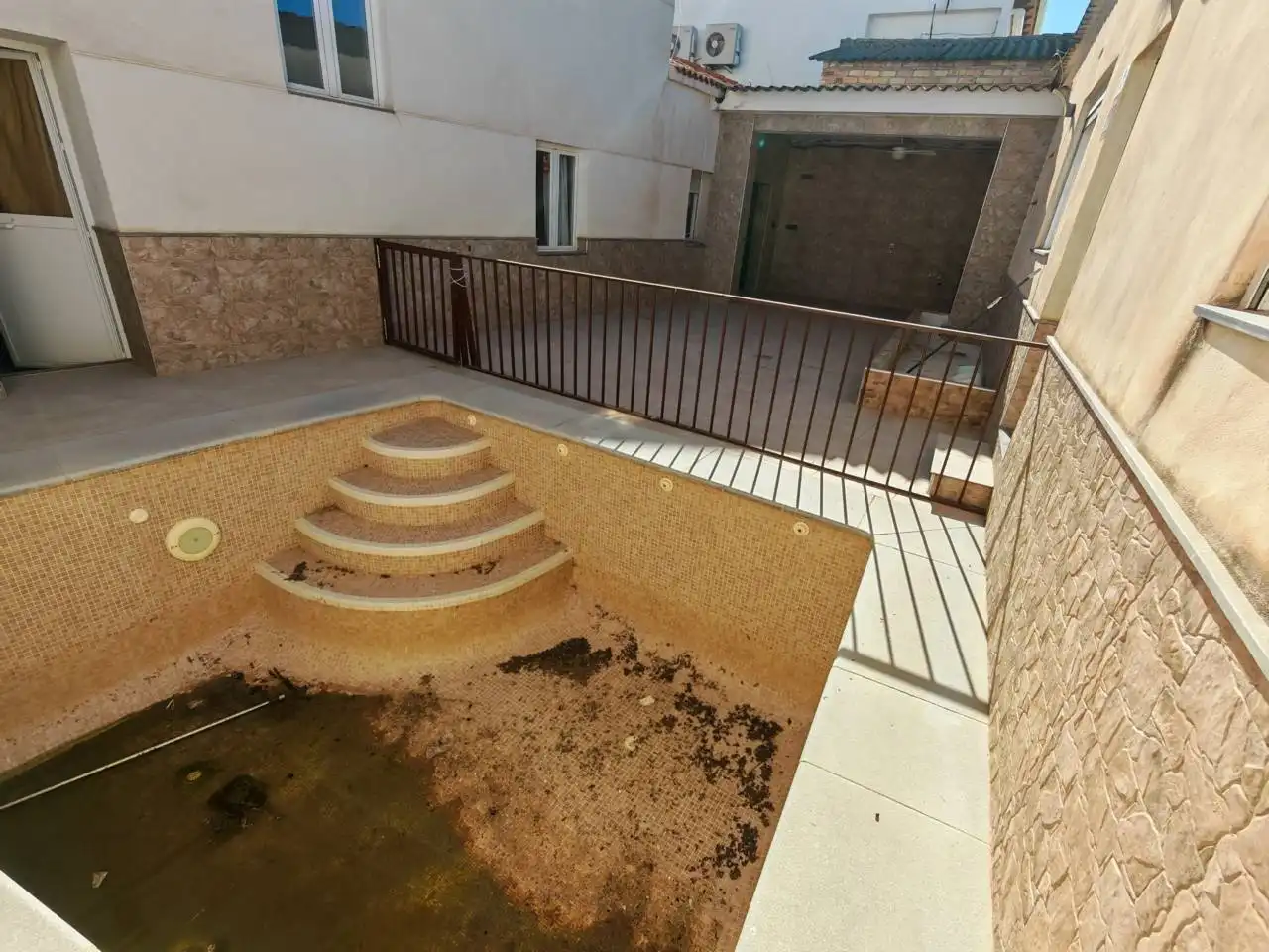 Piscina de Casa o xalet en venda en Moraleda de Zafayona amb Aire condicionat, Calefacció i Jardí privat