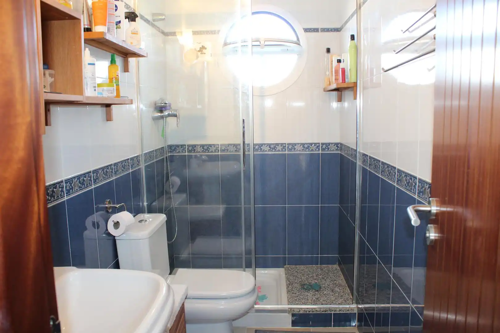 Baño de Apartamento en venta en Roquetas de Mar con Aire acondicionado, Amueblado y Horno