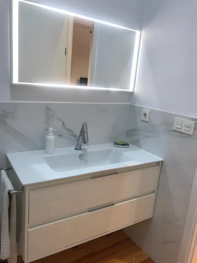 Baño de Apartamento de alquiler en  Pamplona / Iruña con Calefacción, Amueblado y Horno
