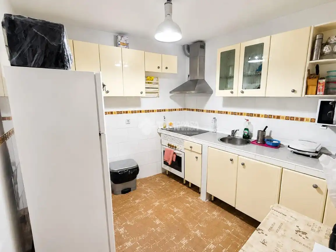 Casa aparellada en venda a Valdeverdeja, imagen 7