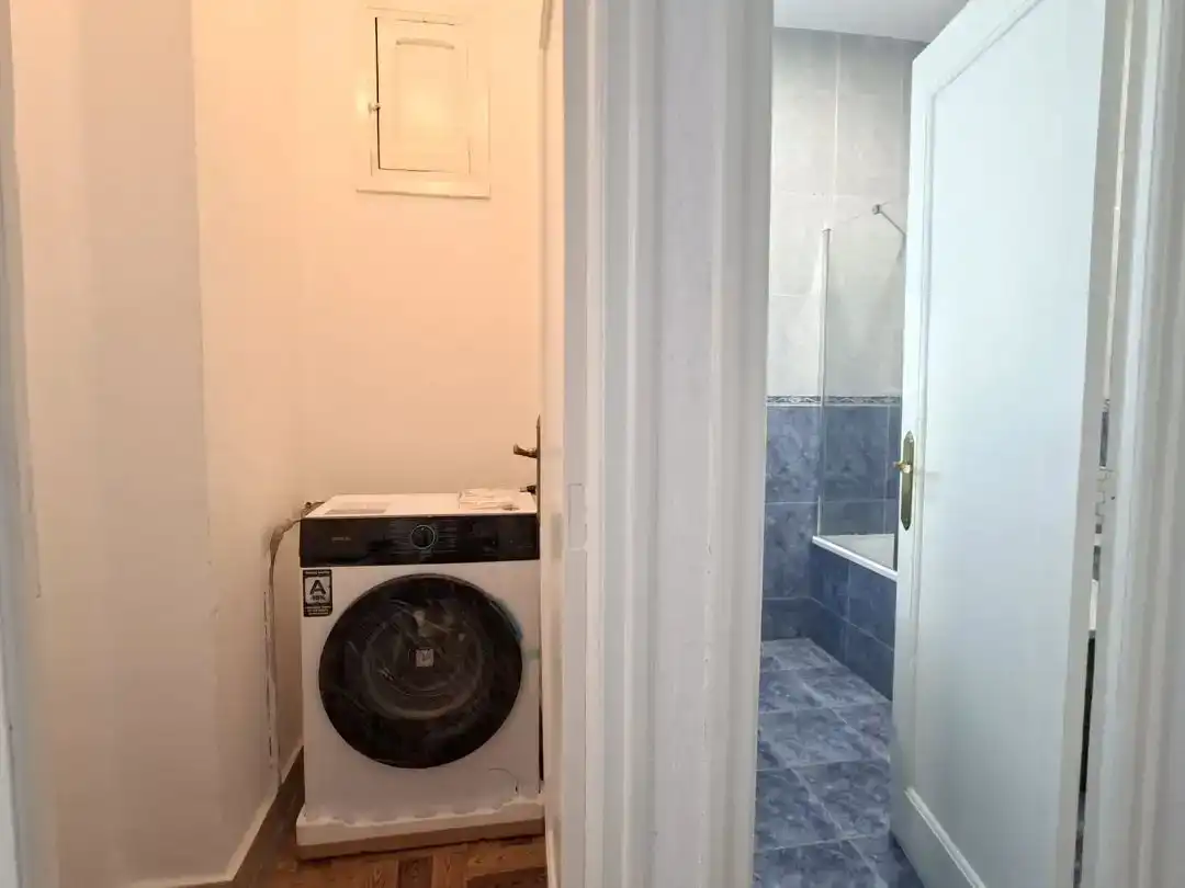 Badezimmer von Wohnung zur Miete in Ponferrada mit Klimaanlage und Möbliert