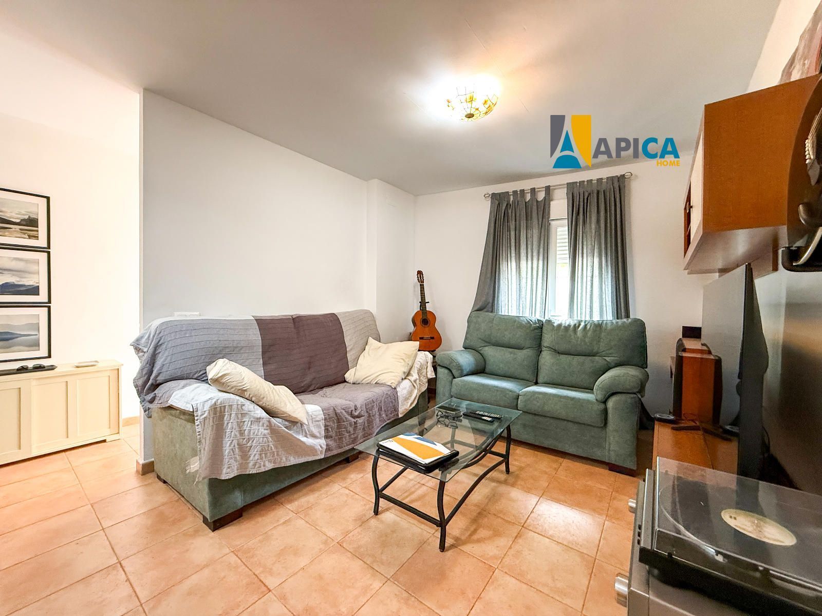Living room of Single-family semi-detached for sale in Jerez de la Frontera  with Air Conditioner, Private garden and Terrace