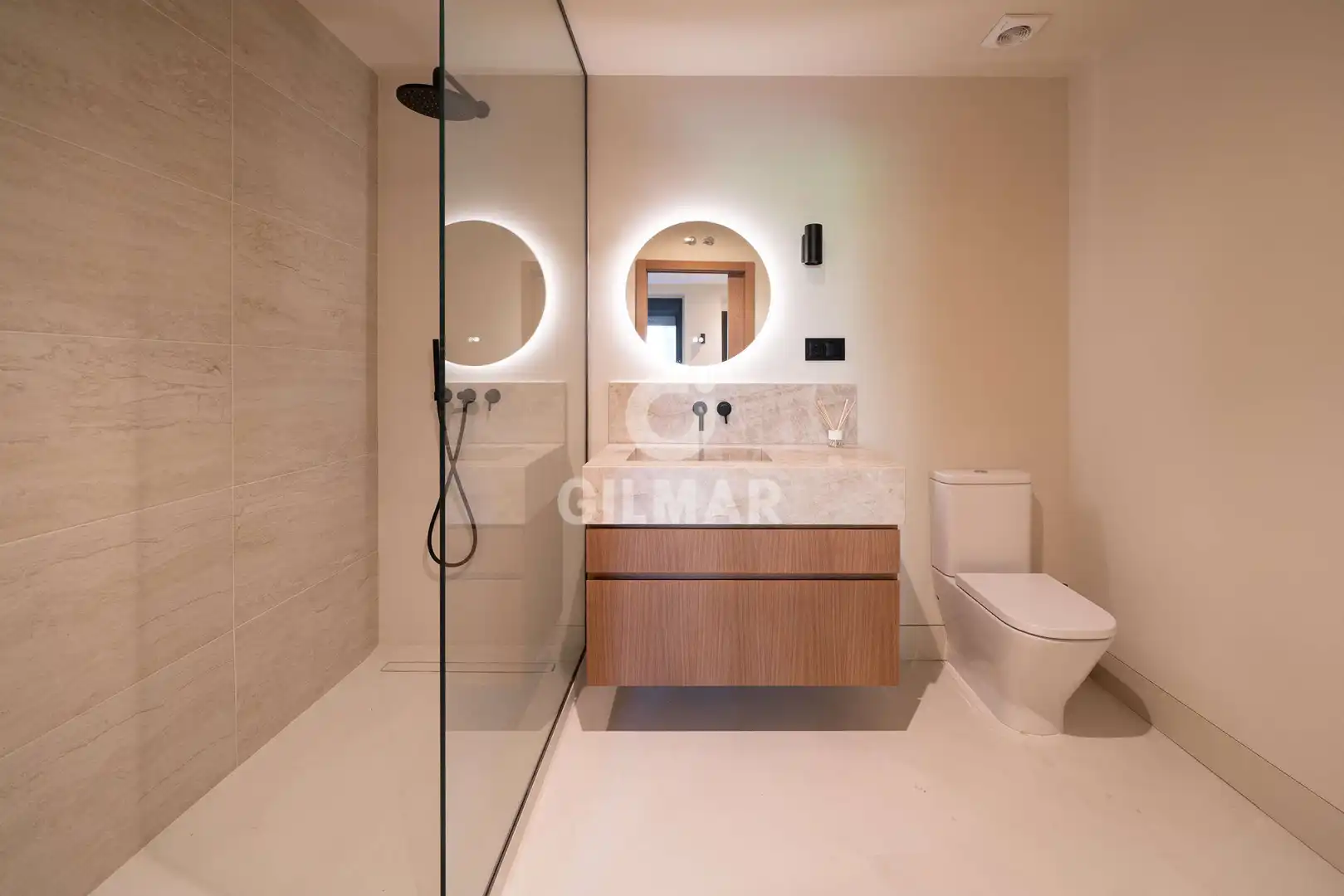 Bathroom of Flat for sale in Madrid  with Heating, Furnished and Balcony