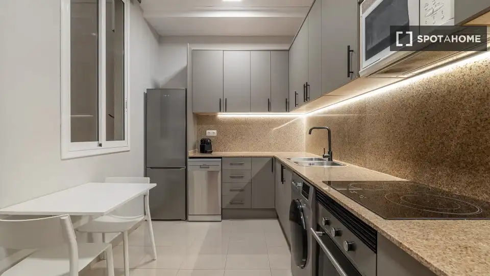 Flat with terrace to rent in Eixample, imagen 7