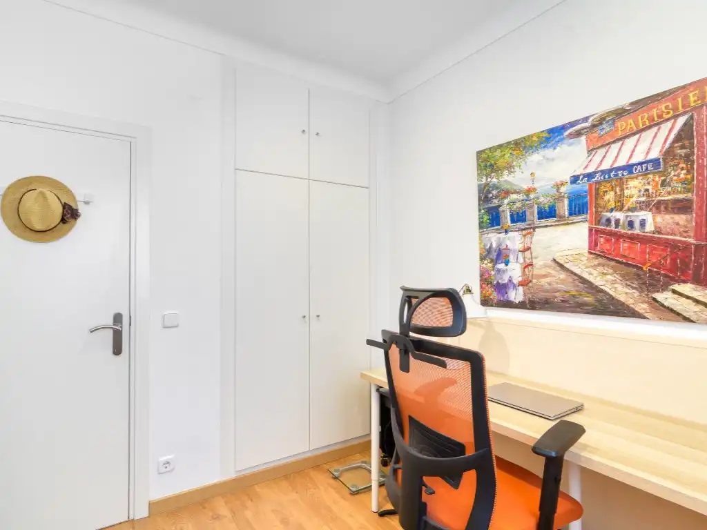 Flat for sale in Figueres  with Air Conditioner
