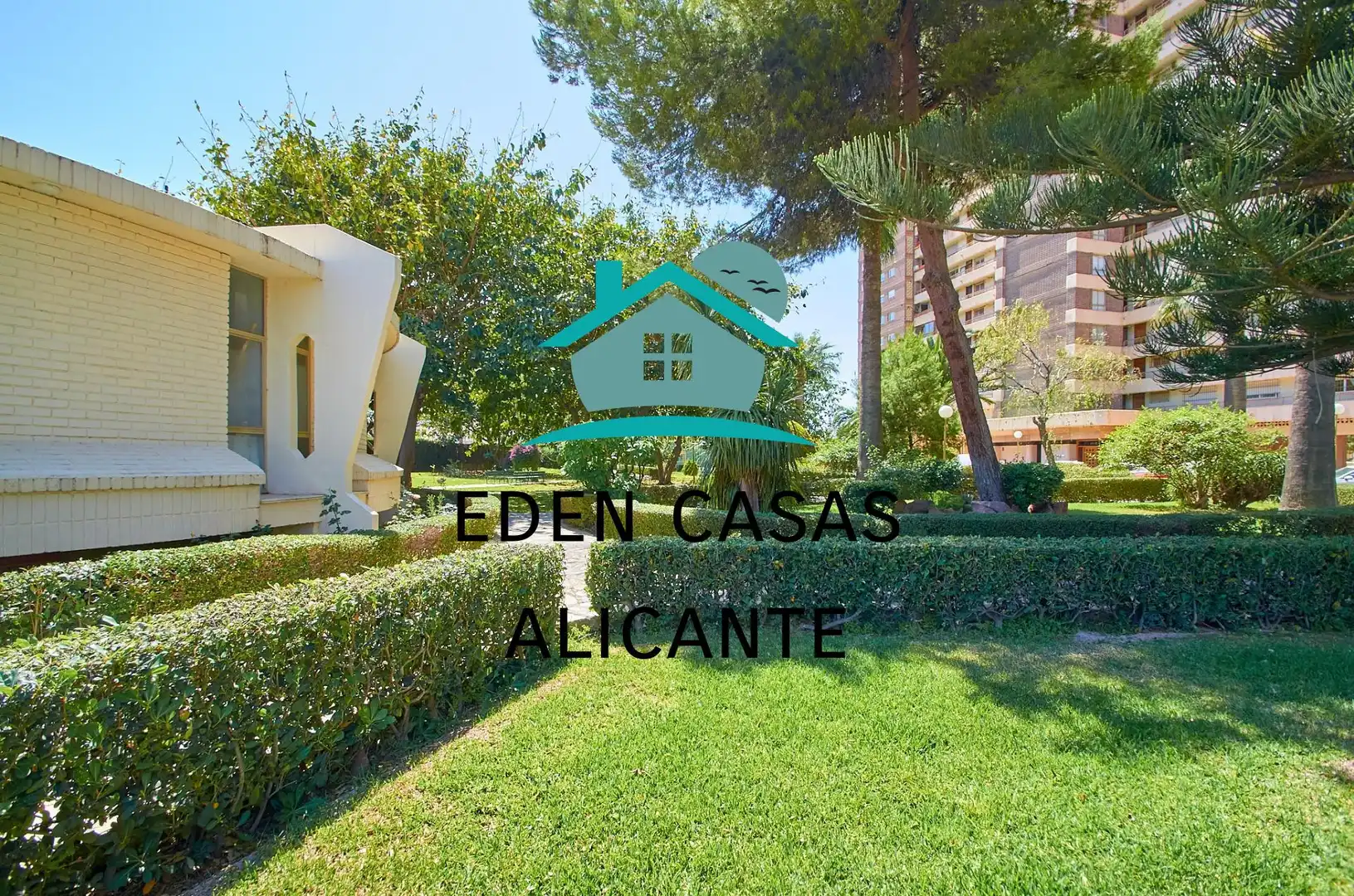 Außenansicht von Wohnungen zum Verkauf in Alicante / Alacant mit Klimaanlage, Heizung und Privatgarten