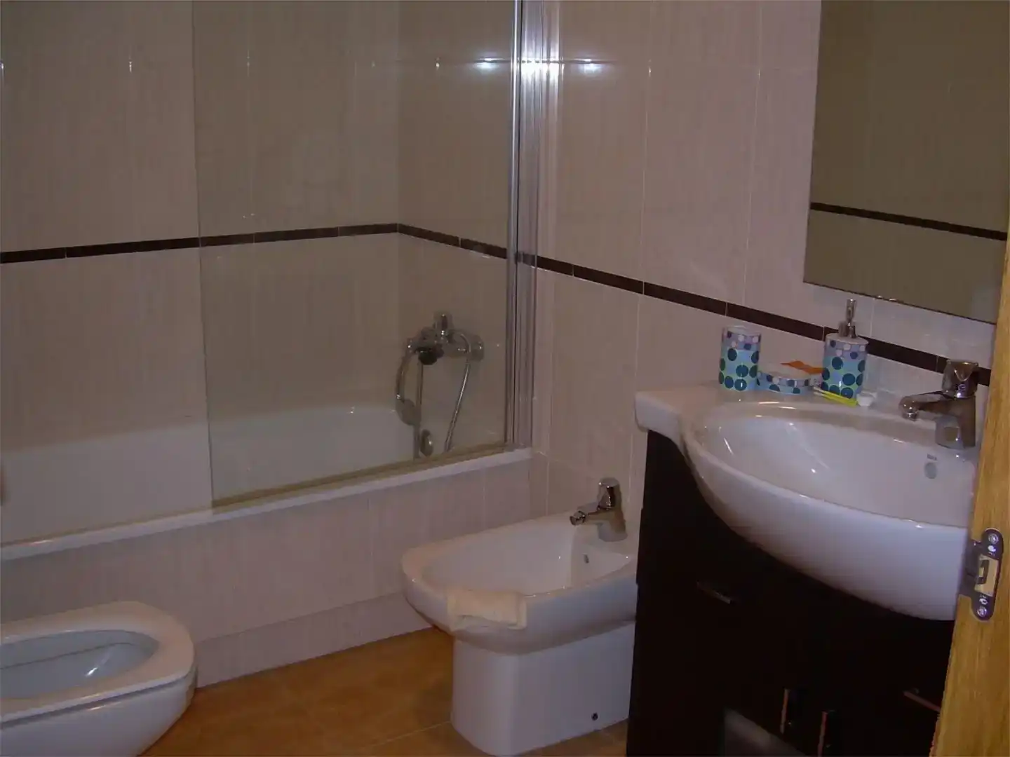 Badezimmer von Wohnung zur Miete in Sanxenxo mit Parkett, Abstellraum und Möbliert