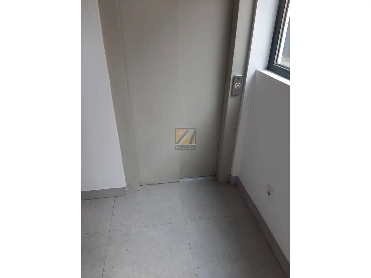 Pis en venda en Gijón  amb Balcó