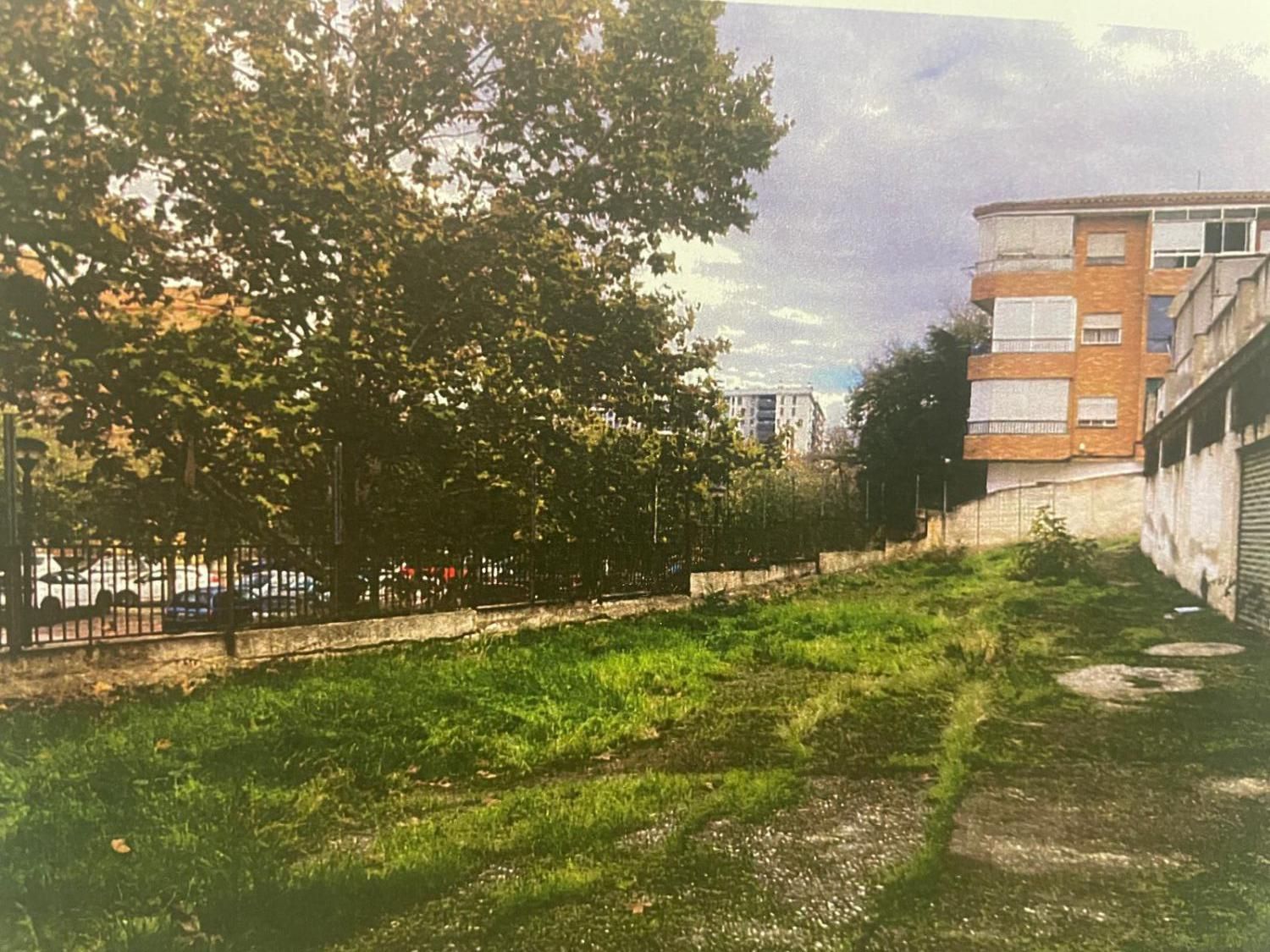 Building for sale in  Granada Capital