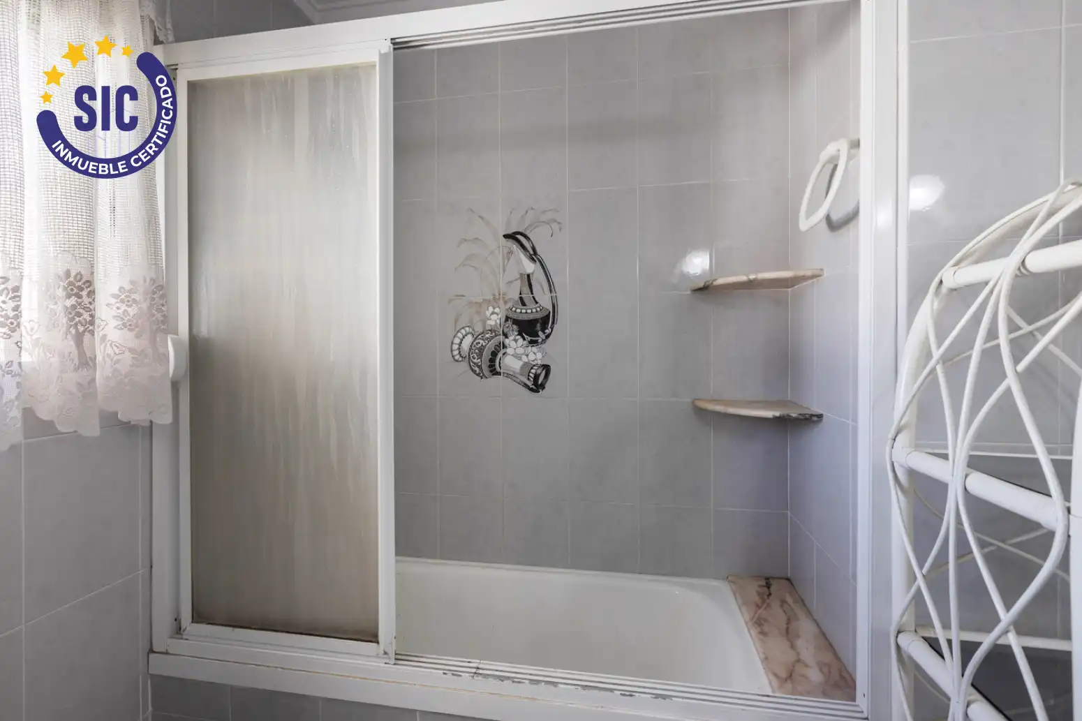 Bathroom of Houses for sale in L'Eliana  with Air Conditioner, Heating and Private garden