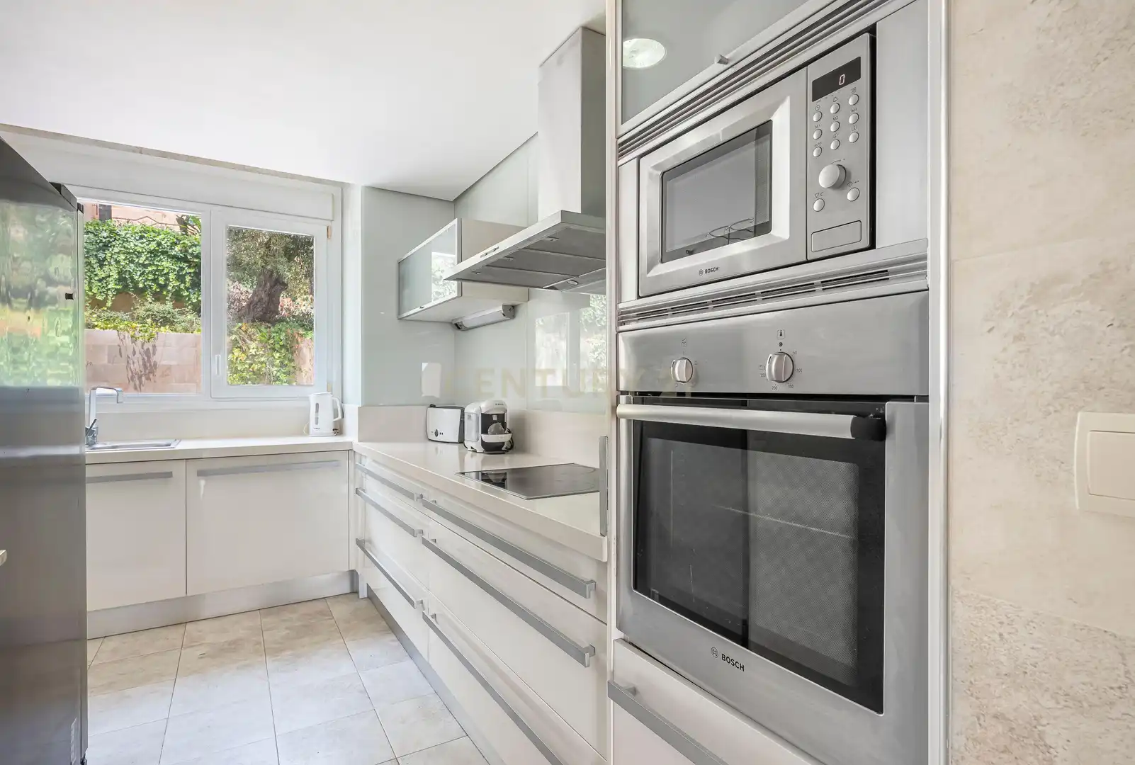 Cuina de Apartament en venda en Marbella amb Aire condicionat, Traster i Forn