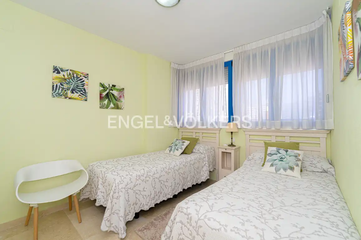 Bedroom of Apartments for sale in Benidorm  with Air Conditioner and Community pool