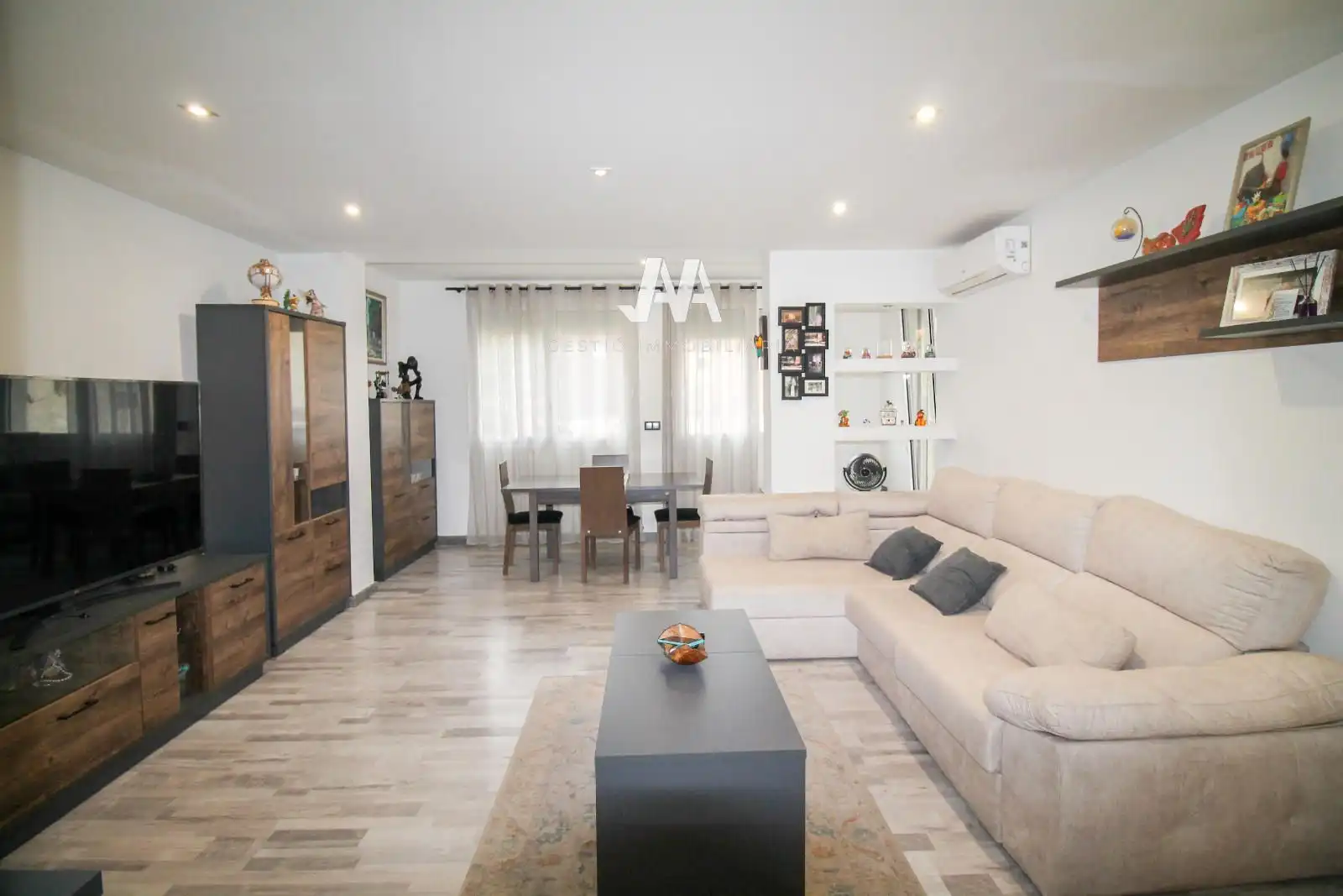 Piso con terraza en venta en El Poble Sec