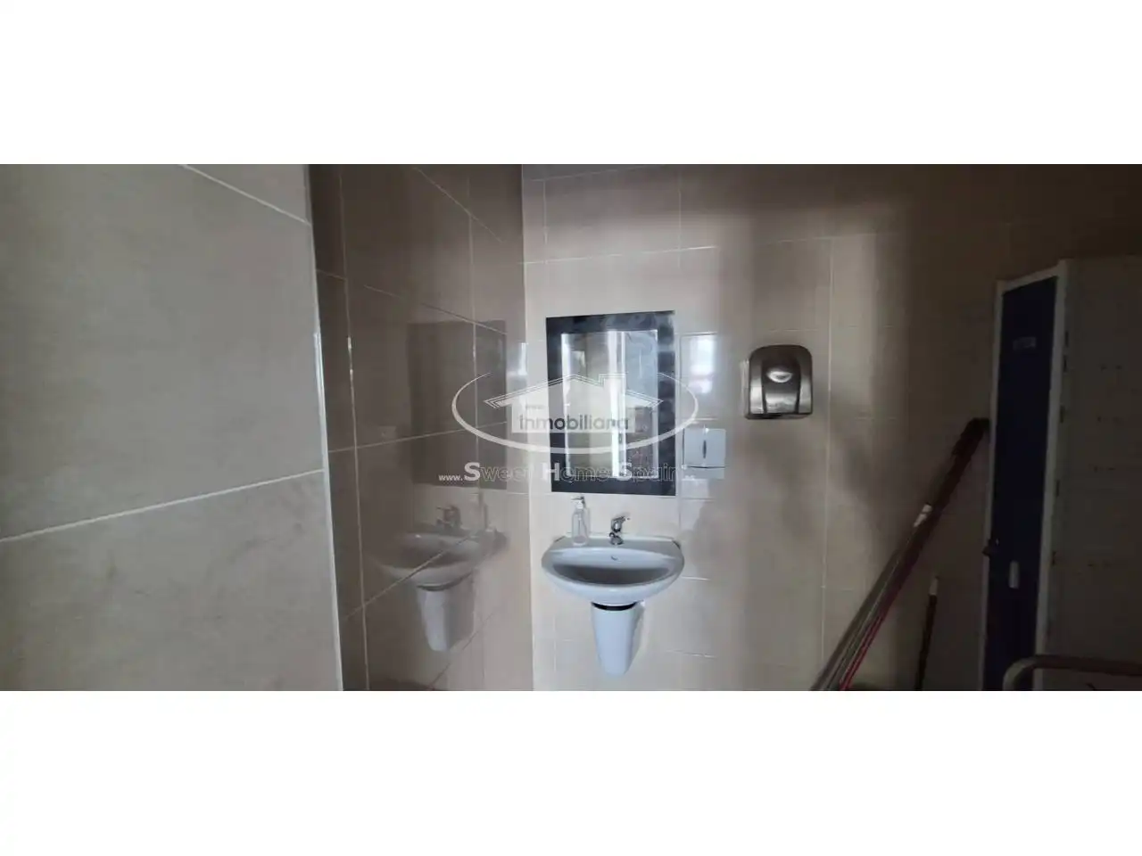 Bany de Local en venda en Sanlúcar de Barrameda amb Aire condicionat