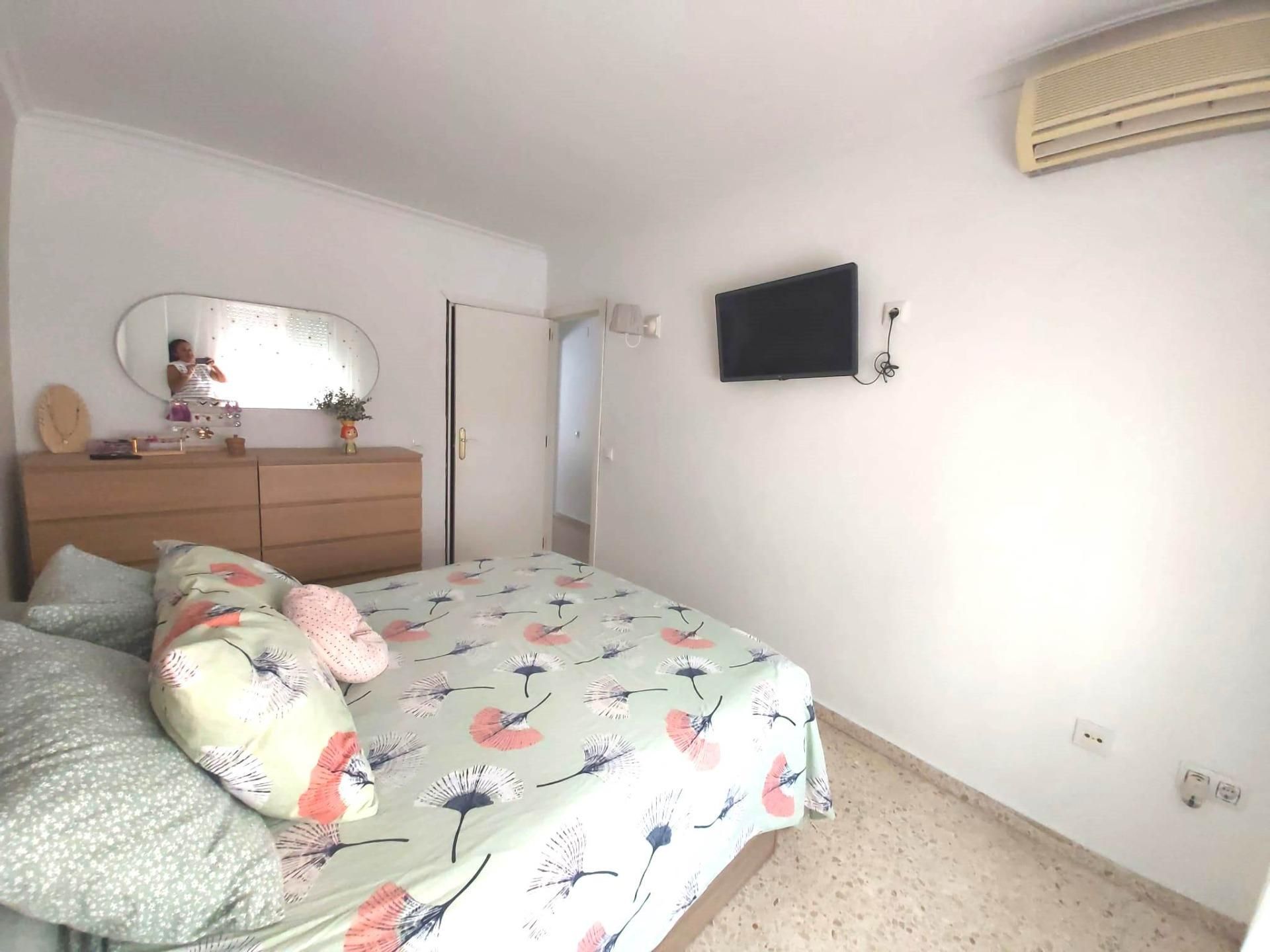 Bedroom of Flat for sale in Utrera  with Air Conditioner and Storage room