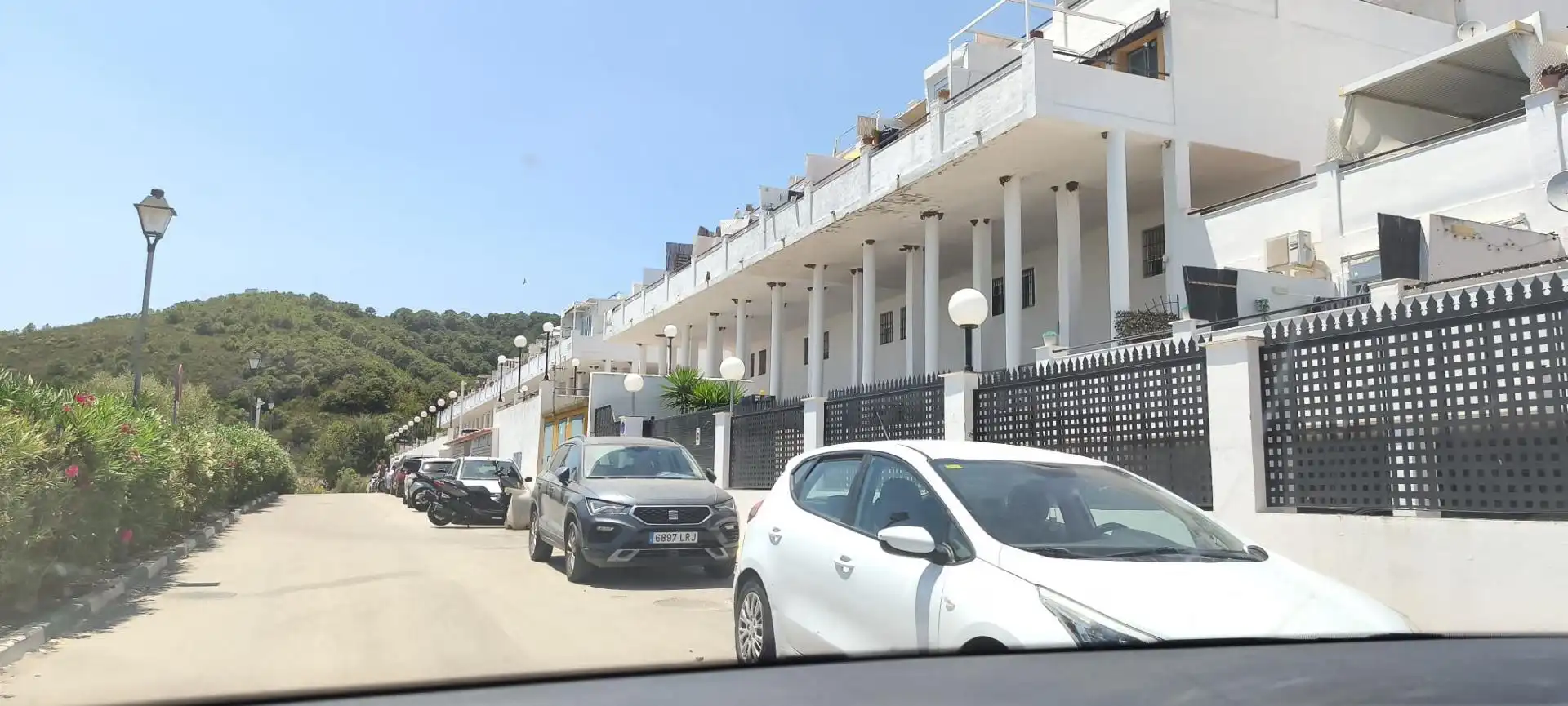 Vista exterior de Dúplex en venda en Estepona amb Jardí privat, Terrassa i Piscina comunitària