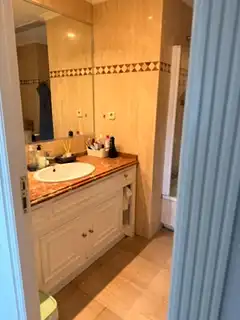 Badezimmer von Wohnung zur Miete in Madrid mit Klimaanlage, Heizung und Möbliert