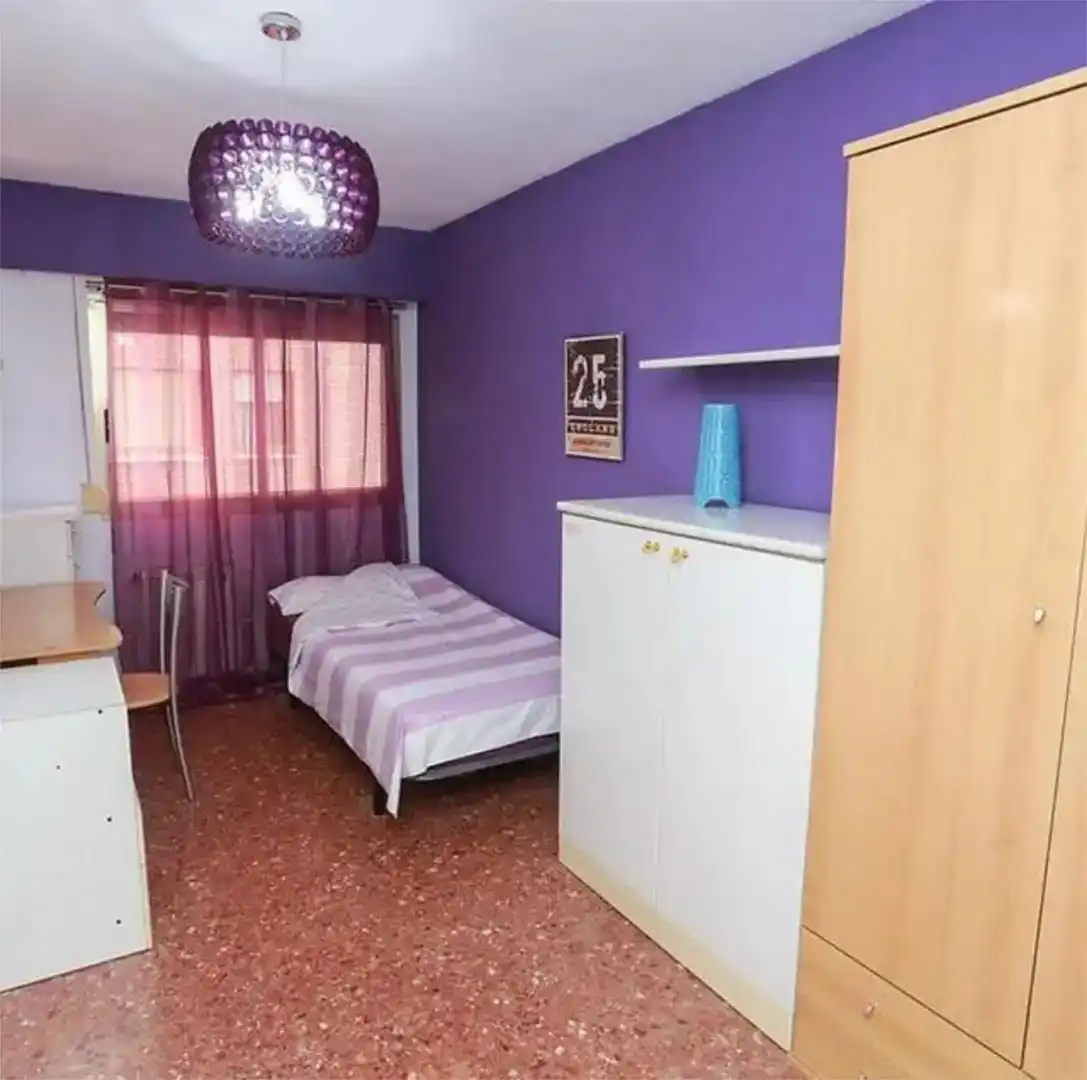 Dormitori de Apartament de lloguer en  Valencia Capital amb Aire condicionat