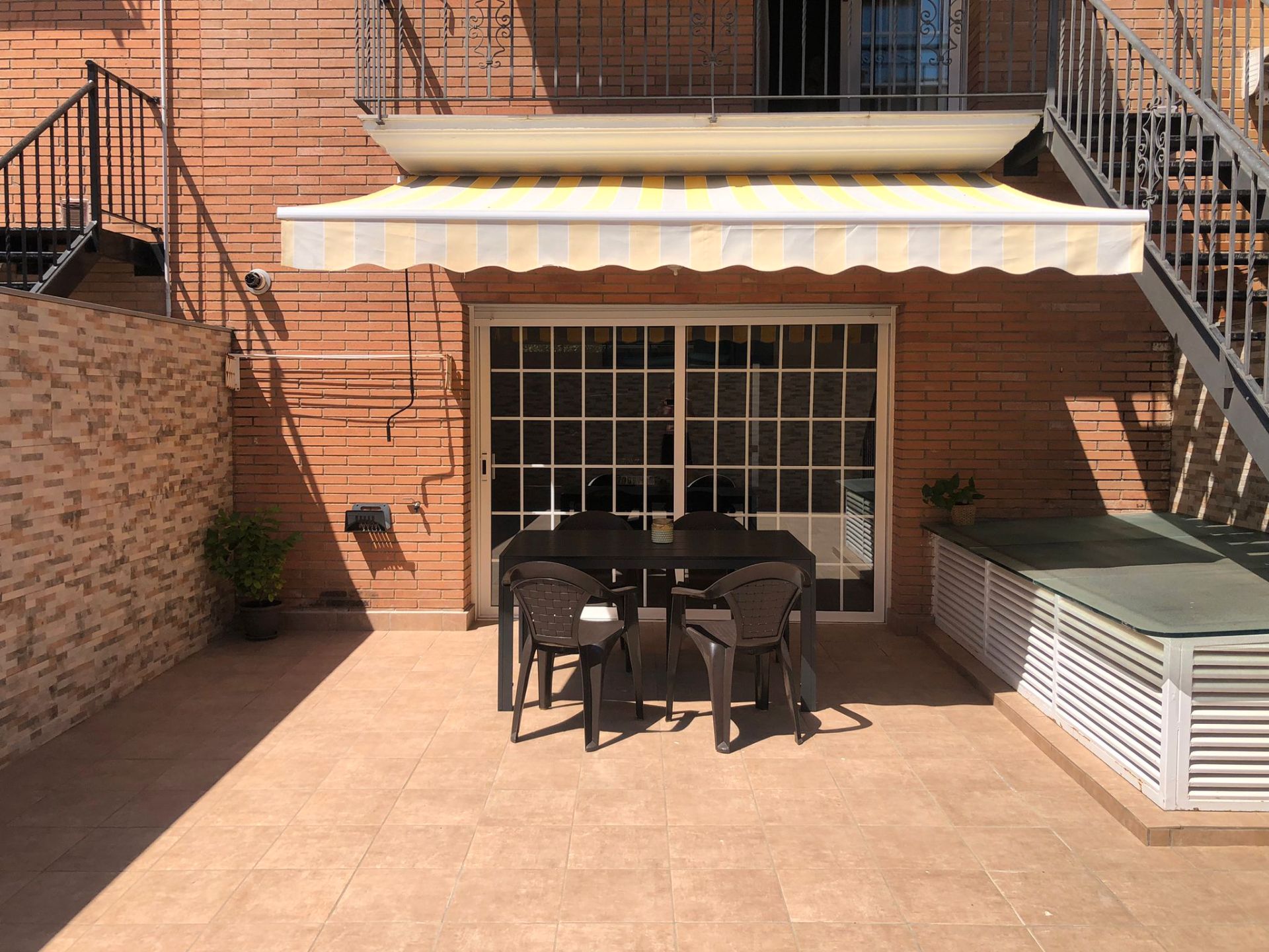 Terraza de Casa adosada en venta en Mataró con Aire acondicionado, Calefacción y Jardín privado