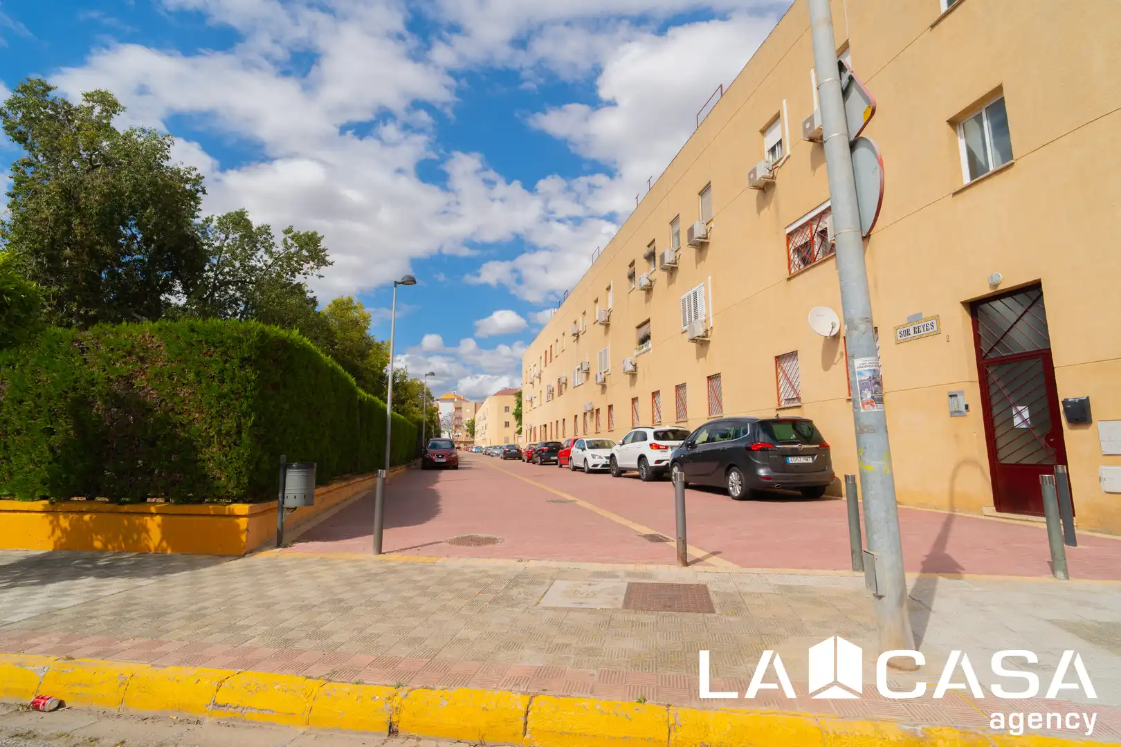 Vista exterior de Piso en venta en Dos Hermanas con Trastero