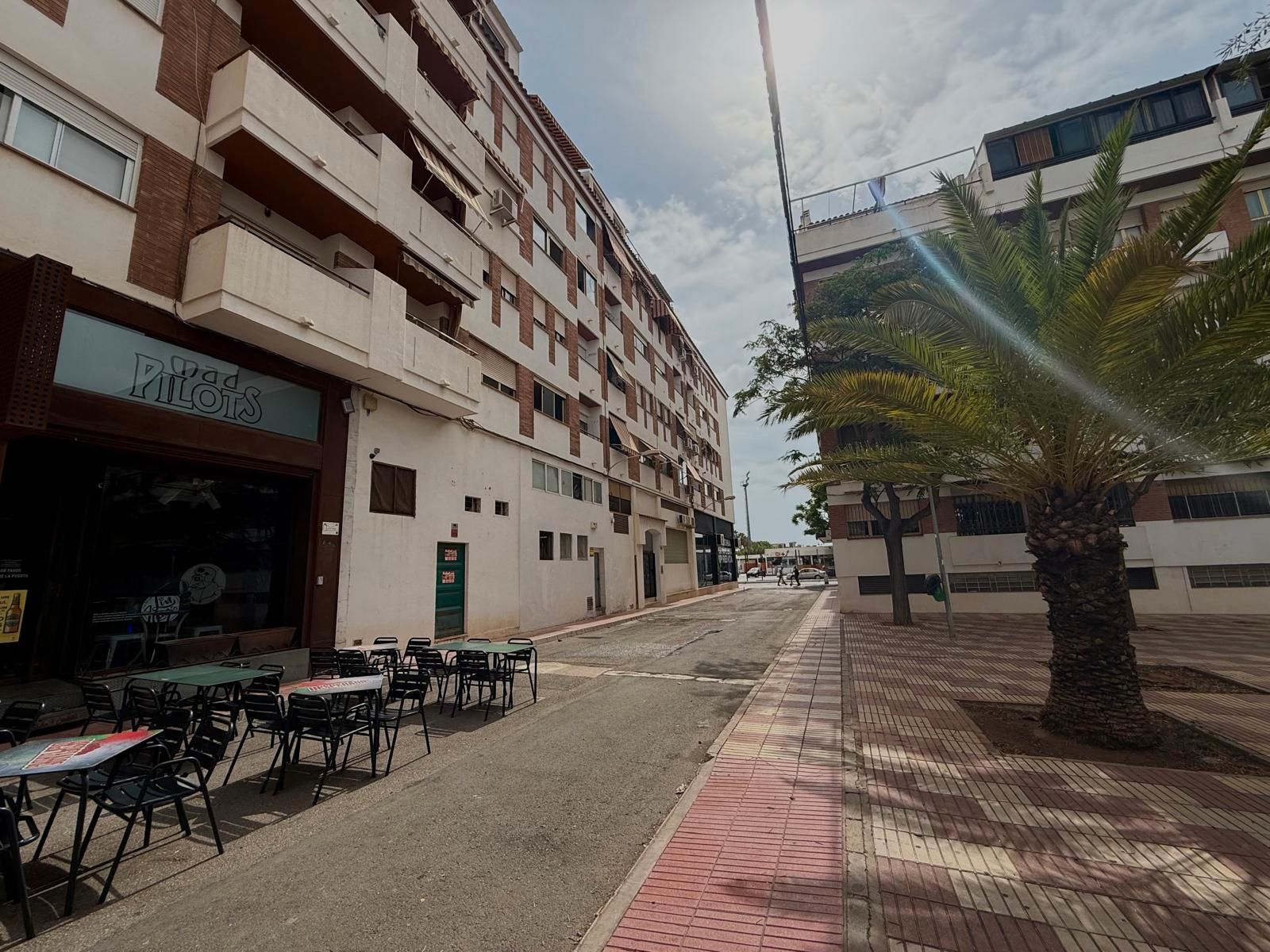Vista exterior de Pis en venda en San Vicente del Raspeig / Sant Vicent del Raspeig amb Terrassa, Moblat i Forn
