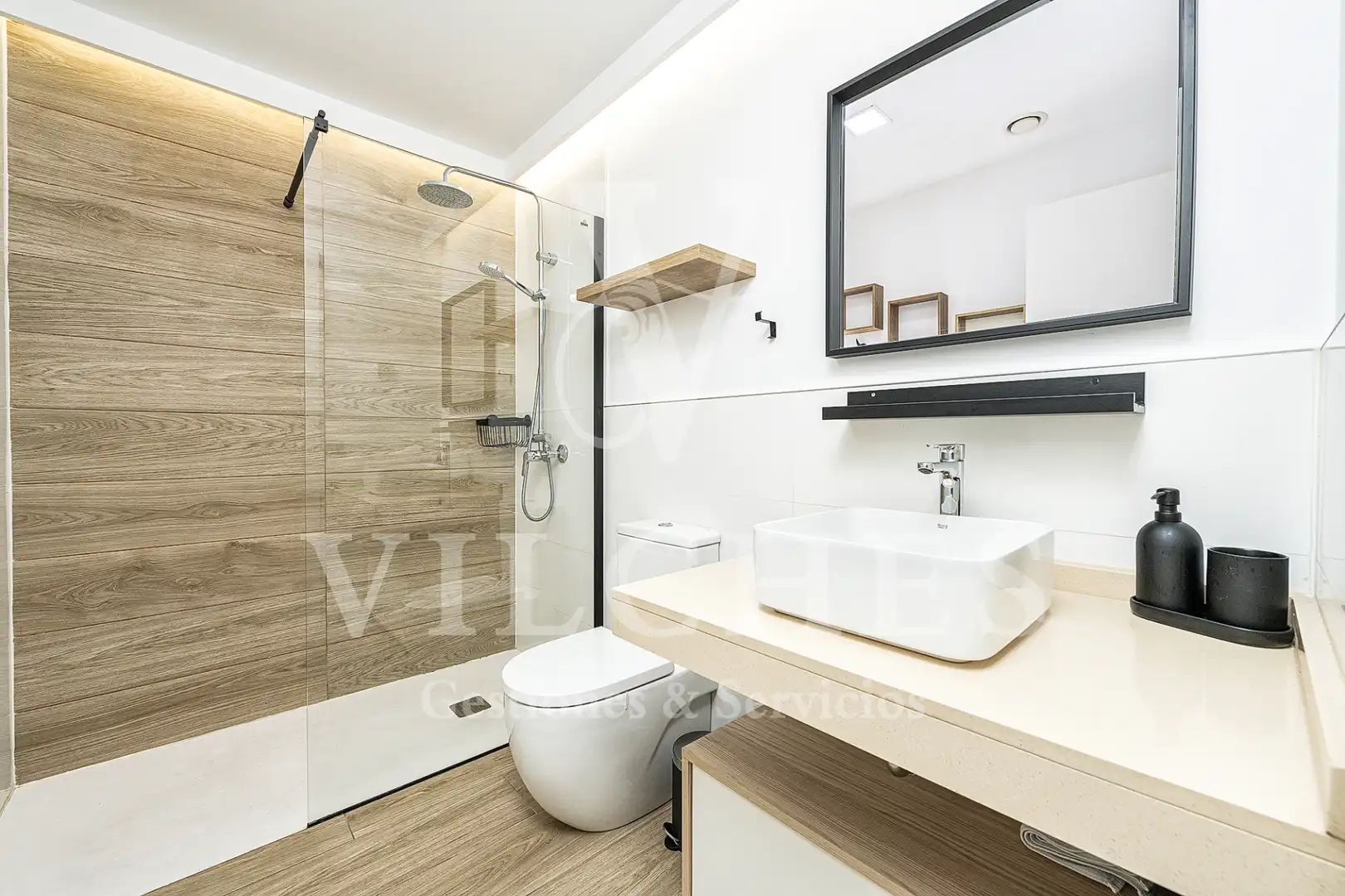 Bathroom of Flat for rent in Las Palmas de Gran Canaria  with Furnished