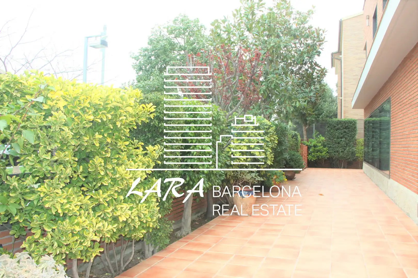 Vista exterior de Casa o chalet de alquiler con opción a compra en Viladecans con Aire acondicionado, Calefacción y Jardín privado