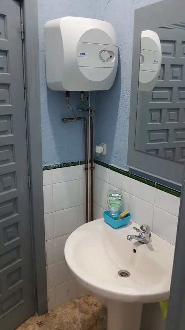 Baño de Oficina de alquiler en Torrejón de Ardoz con Aire acondicionado