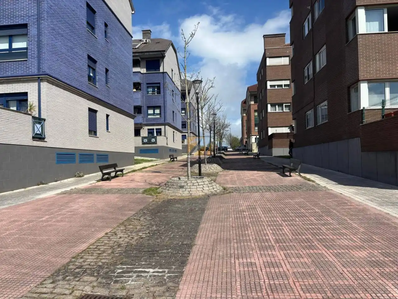 Außenansicht von Wohnung zum Verkauf in Gijón  mit Heizung, Abstellraum und Möbliert