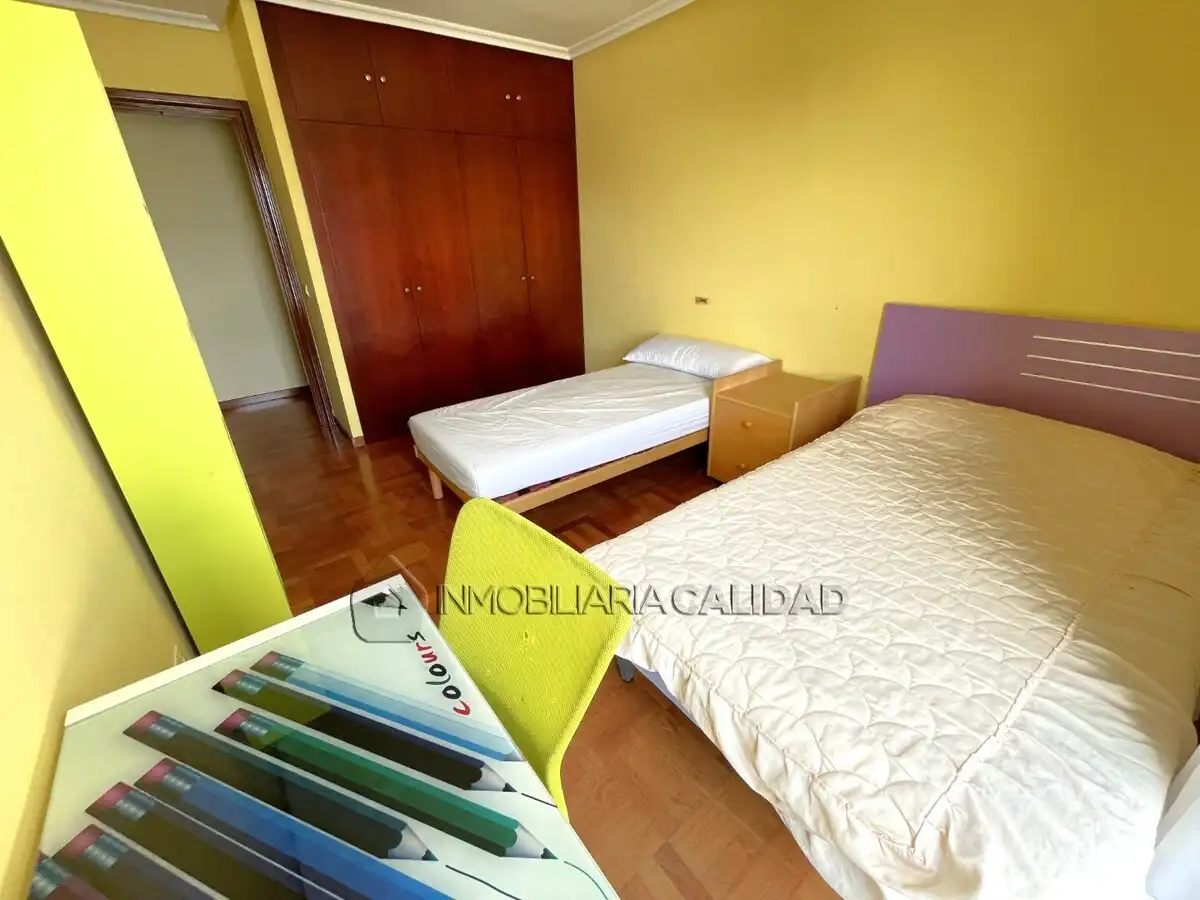 Bedroom of Flat for rent in Burgos  with Heating and Furnished