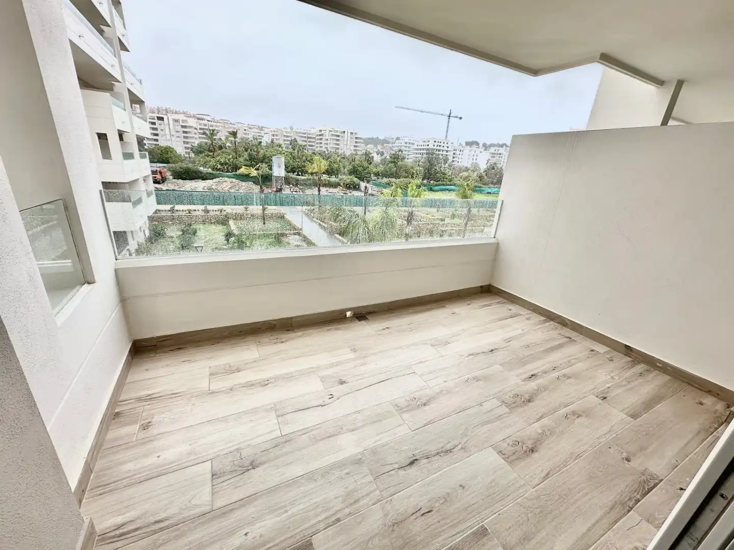 Schlafzimmer von Wohnungen zur Miete in Marbella mit Klimaanlage, Terrasse und Schwimmbad