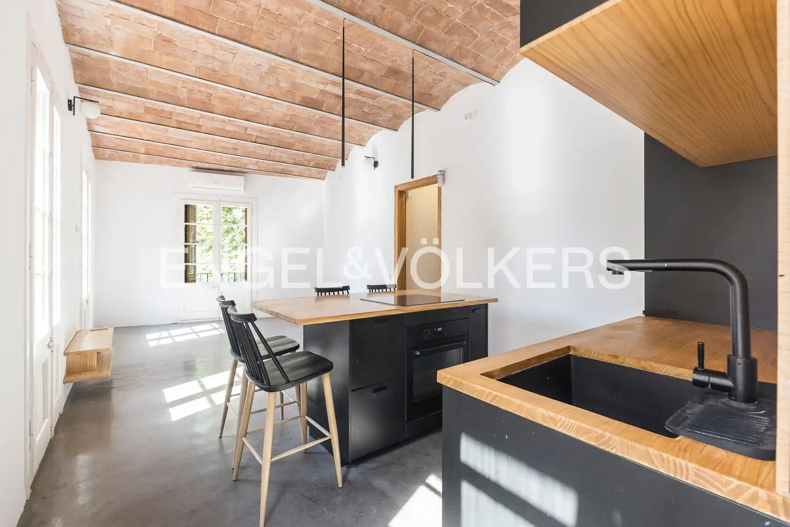 Kitchen of Flat for sale in Barcelona  with Air Conditioner, Heating and Balcony