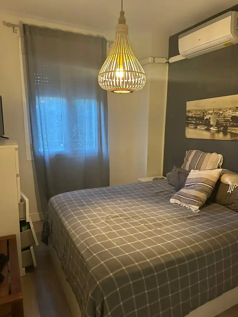 Habitación de Piso en venta en Sevilla con Aire acondicionado, Jardín privado y Terraza