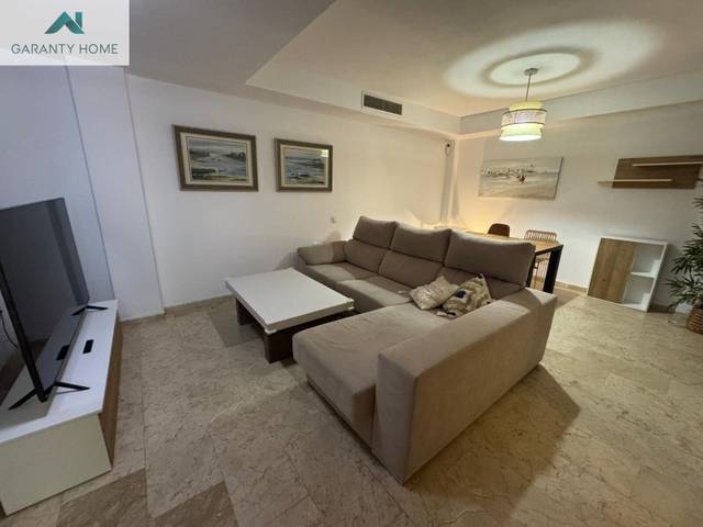 Casa adosada en Alquiler en Zona Centro Comercial Torrequebrada