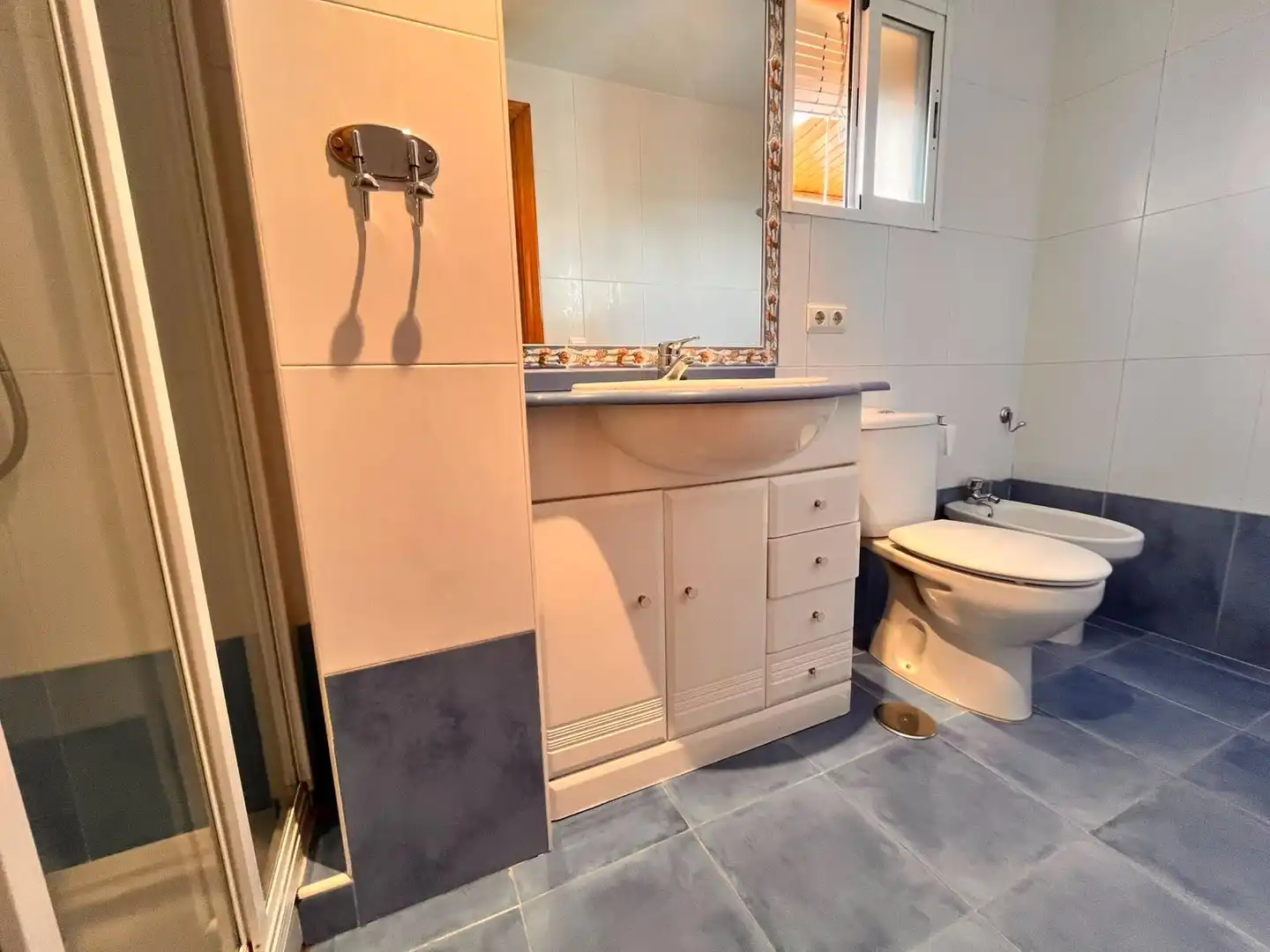 Badezimmer von Dachboden zur Miete in Córdoba mit Klimaanlage und Terrasse