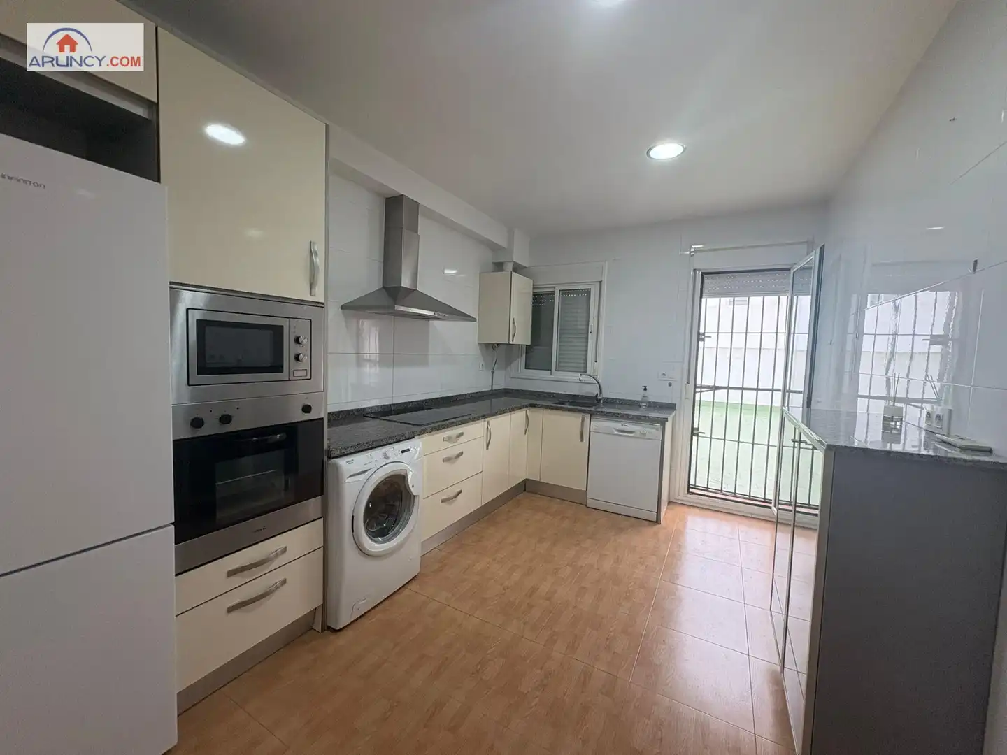 Cocina de Piso de alquiler en Sevilla con Aire acondicionado y Balcón
