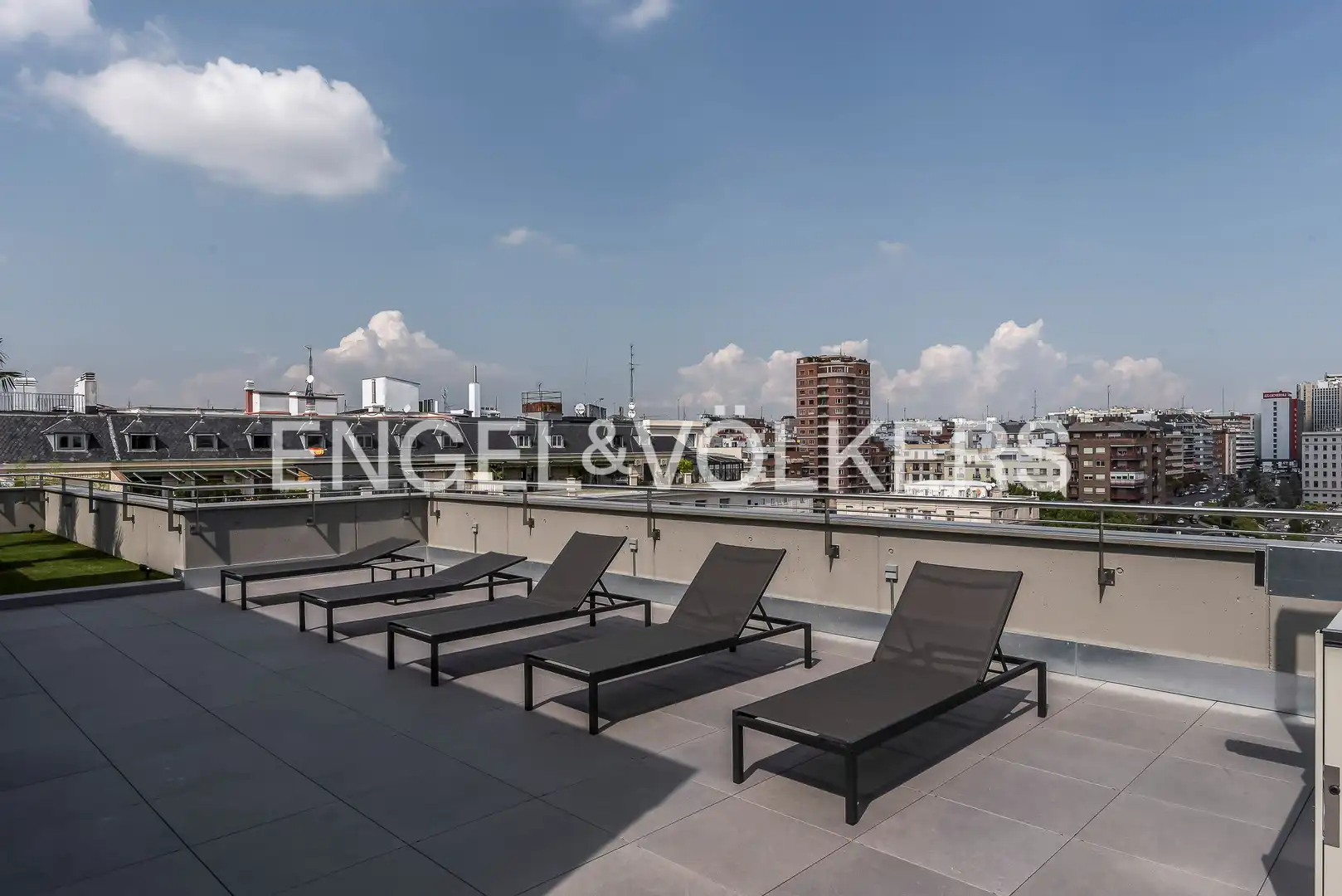 Terrace of Flat for rent in Madrid  with Air Conditioner, Heating and Storage room
