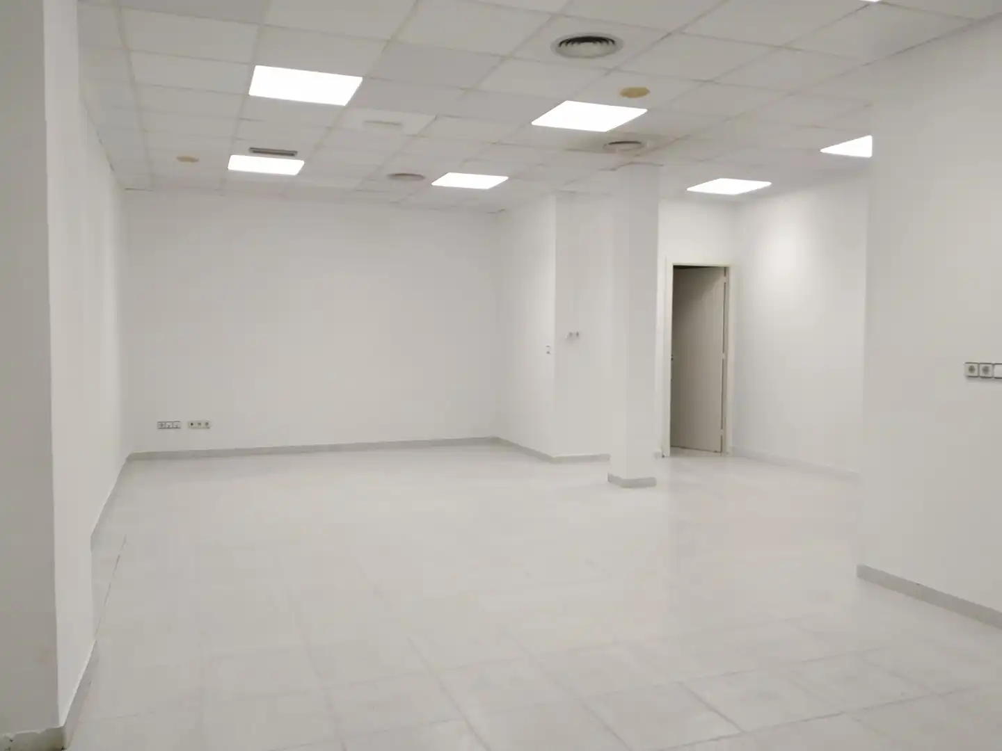 Business premises to rent in San José, imagen 12