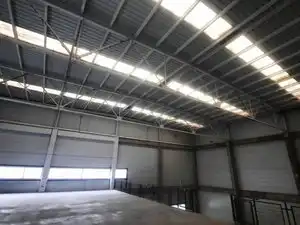 Außenansicht von Fabrikhallen zum Verkauf in Alcorcón