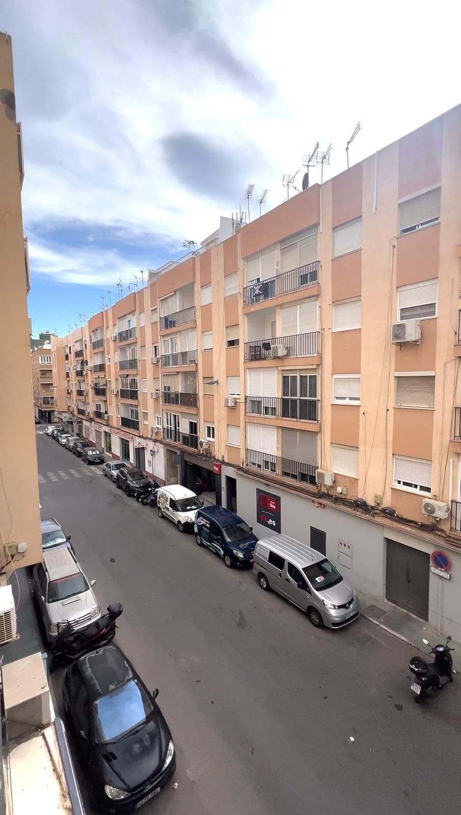 Vista exterior de Apartament en venda en  Almería Capital