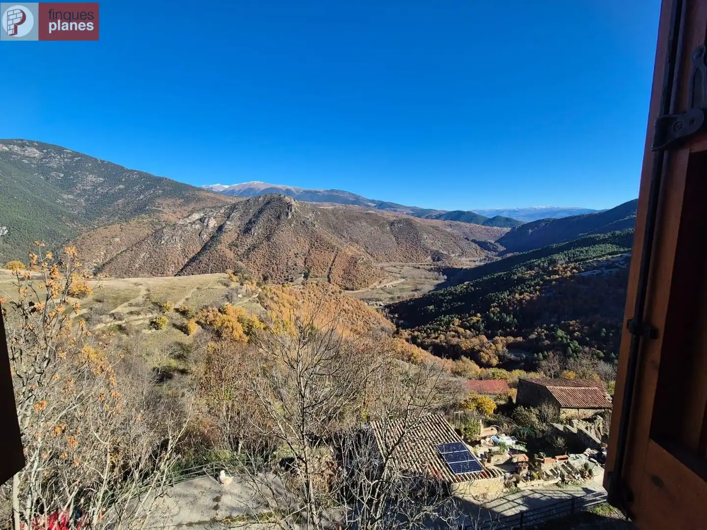 Vista exterior de Finca rústica en venda en El Pont de Bar amb Calefacció, Jardí privat i Terrassa