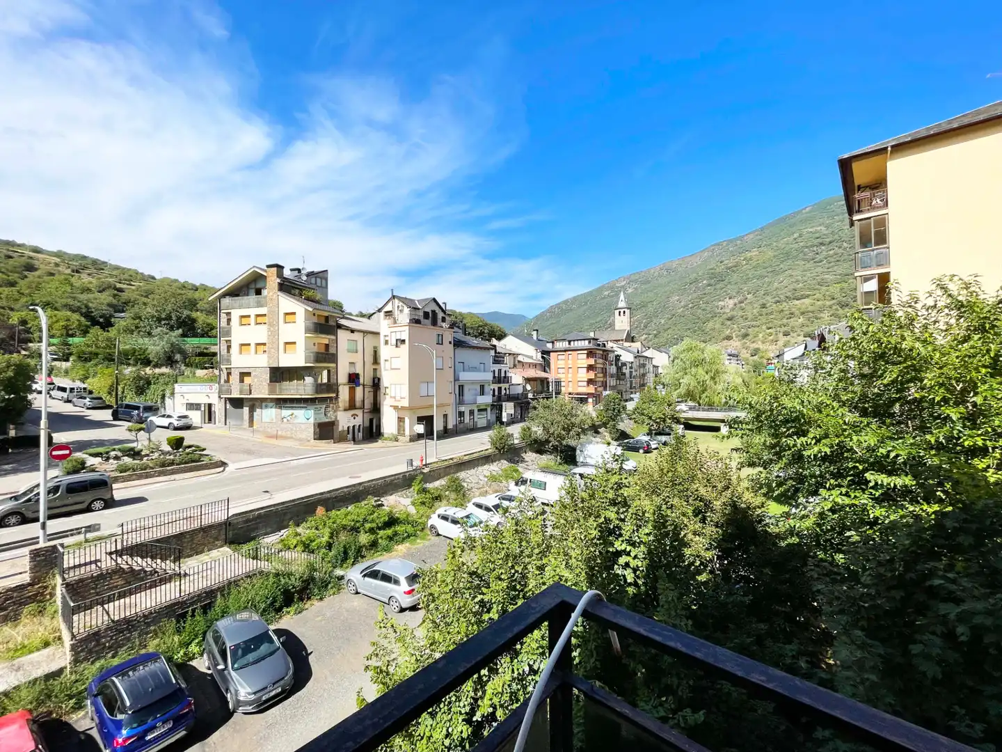 Außenansicht von Wohnung zum Verkauf in Sort mit Terrasse, Abstellraum und Möbliert