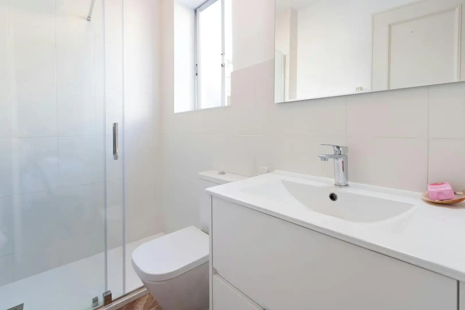 Flat for rent in N/A, Triana Casco Antiguo