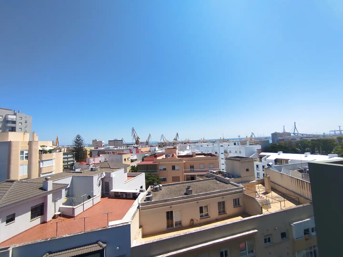 Exterior view of Flat for sale in Cádiz  with Air Conditioner, Terrace and Storage room