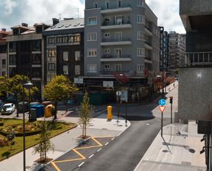 Vista exterior de Oficina de lloguer en Avilés amb Terrassa i Balcó