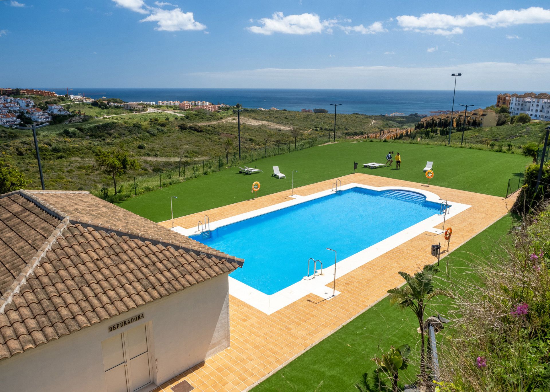 Piscina de Àtic en venda en Manilva amb Aire condicionat, Terrassa i Piscina